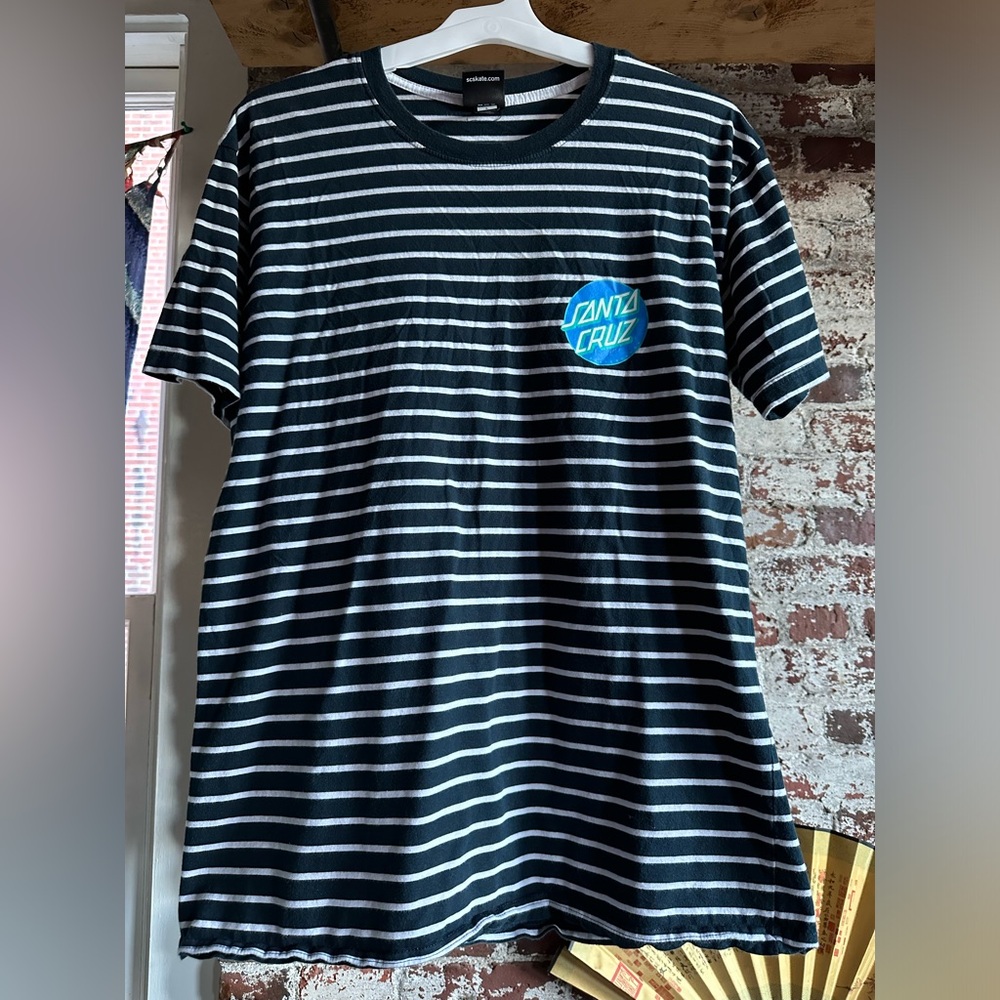 Size L Men’s Santa Cruz Striped Tee